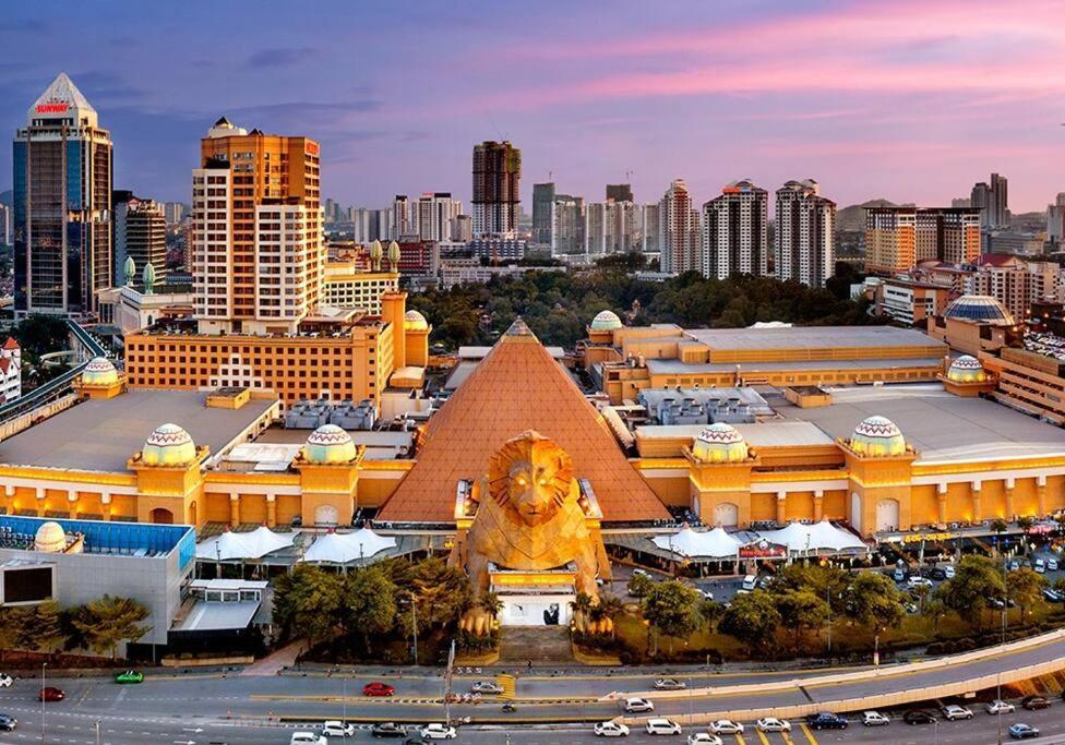 Elegant Homes 9Pax 5Bed Sunway Pyramid-Lagoon 2 Car Park Petaling Jaya Buitenkant foto